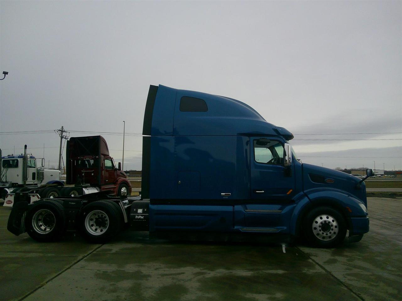 2021 Peterbilt 579 80" Ultraloft Fargo ND