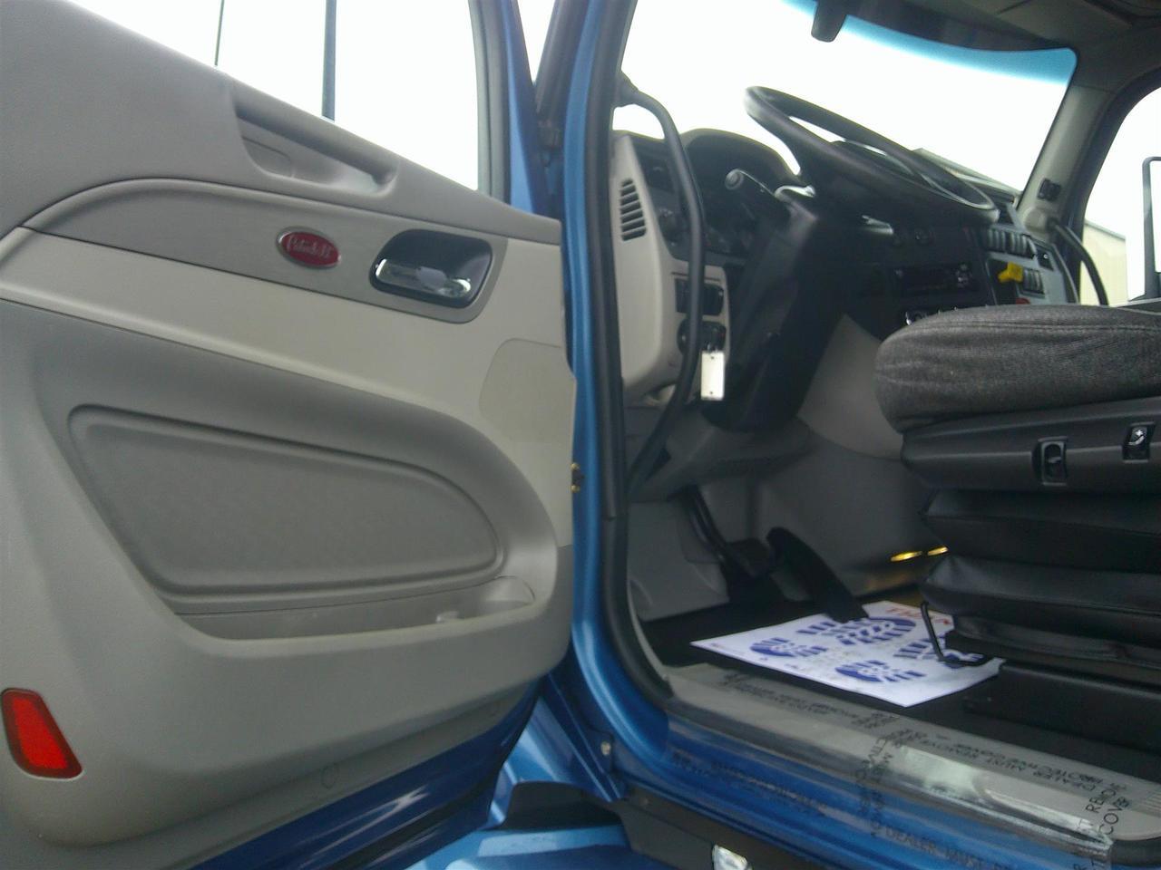 2021 Peterbilt 579 80" Ultraloft Fargo ND