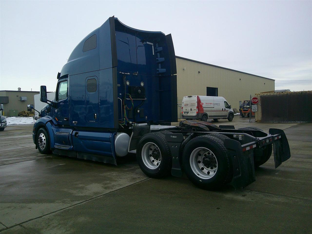 2021 Peterbilt 579 80" Ultraloft Fargo ND
