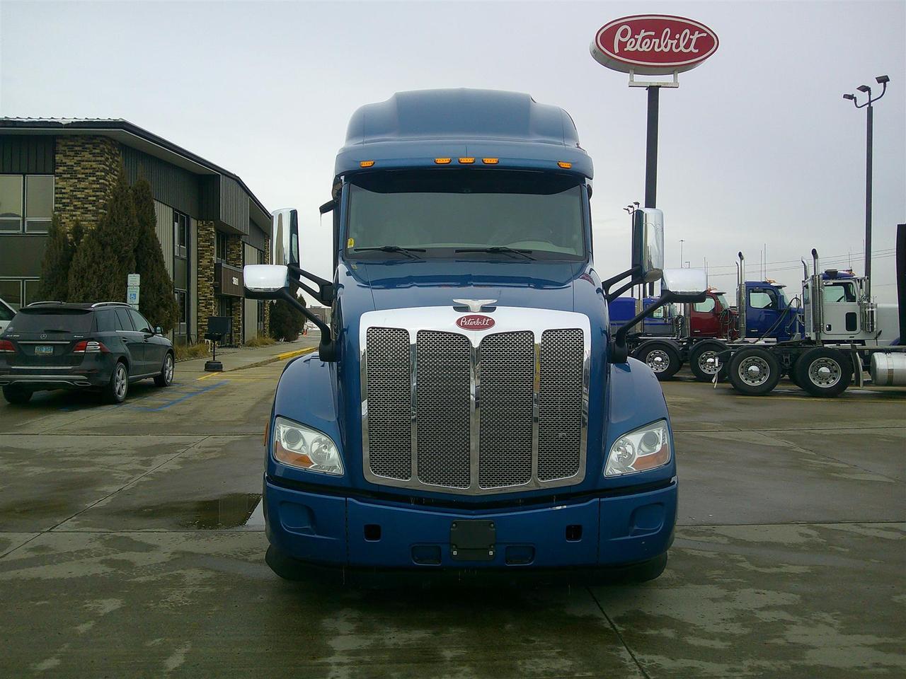 2021 Peterbilt 579 Sleeper