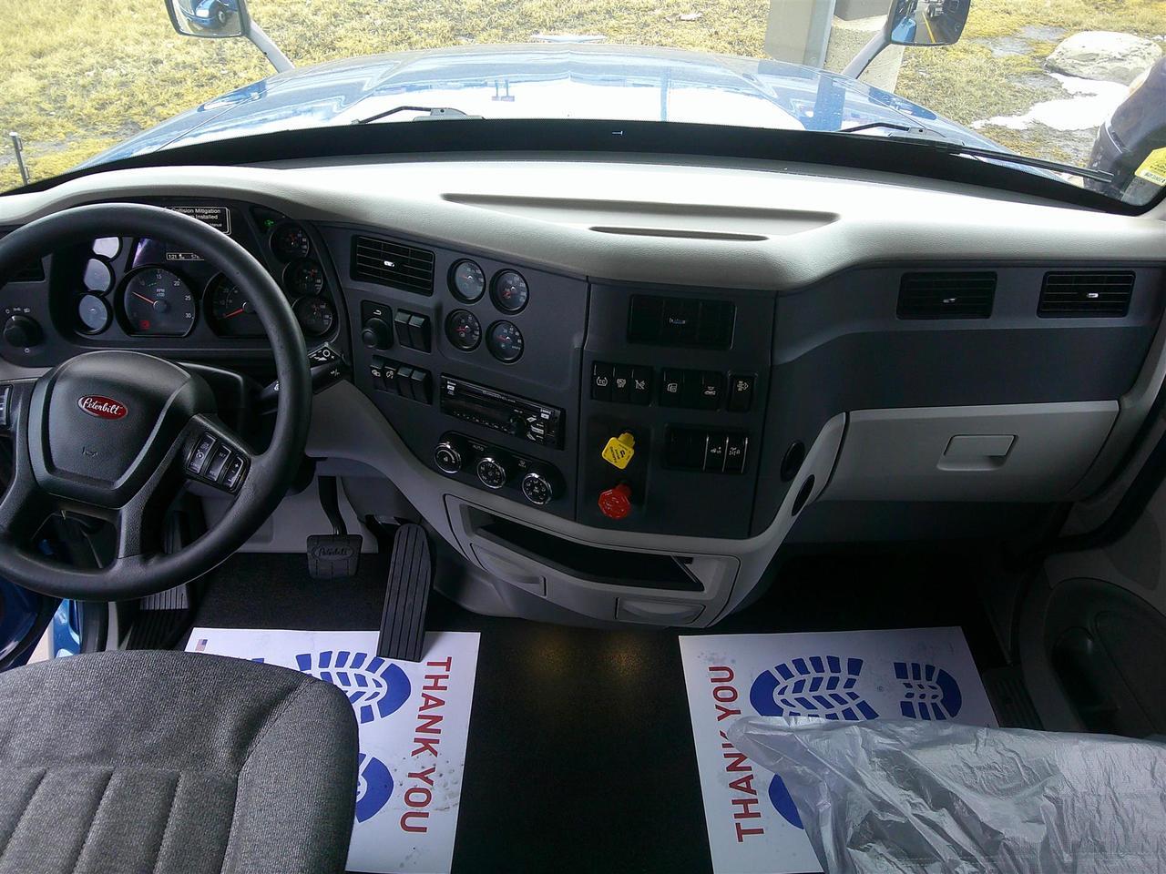 2021 Peterbilt 579 80" Ultraloft Fargo ND