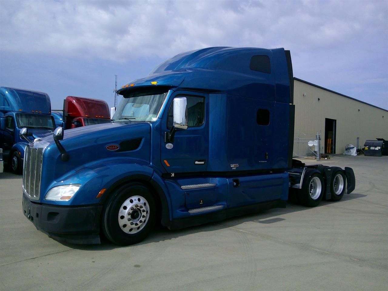 2021 Peterbilt 579 Sleeper