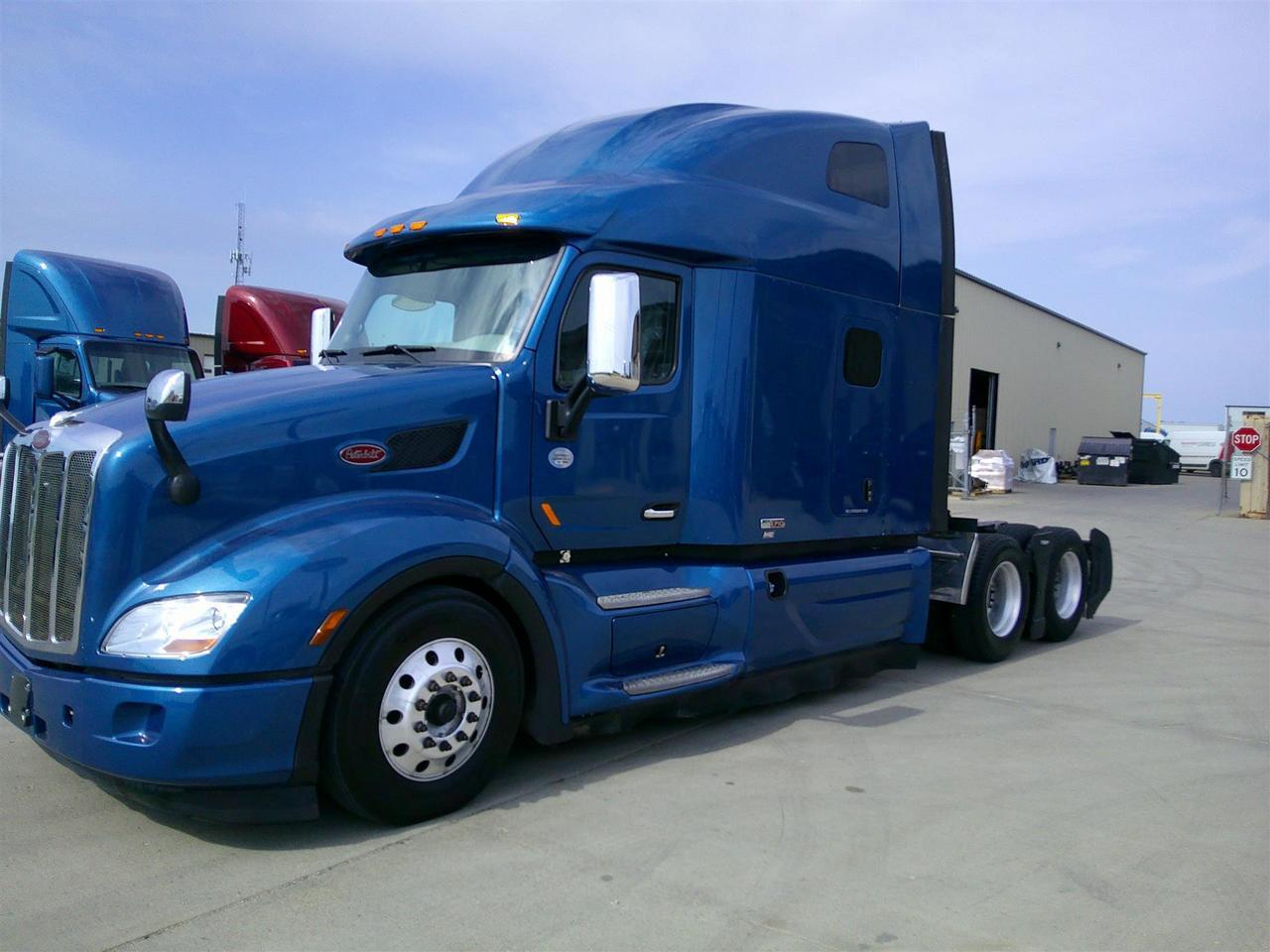 2021 Peterbilt 579 Sleeper