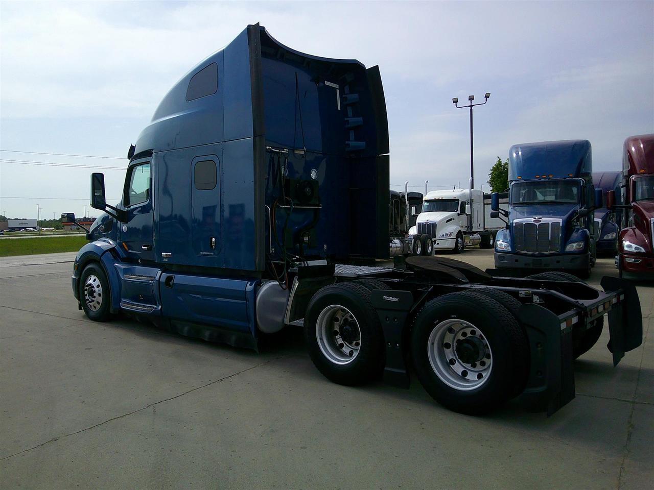 2021 Peterbilt 579 80" Ultraloft Fargo ND
