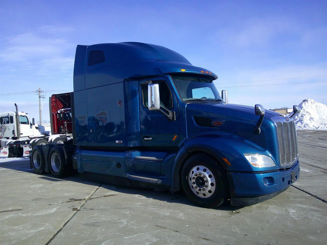 2021 Peterbilt 579 Sleeper