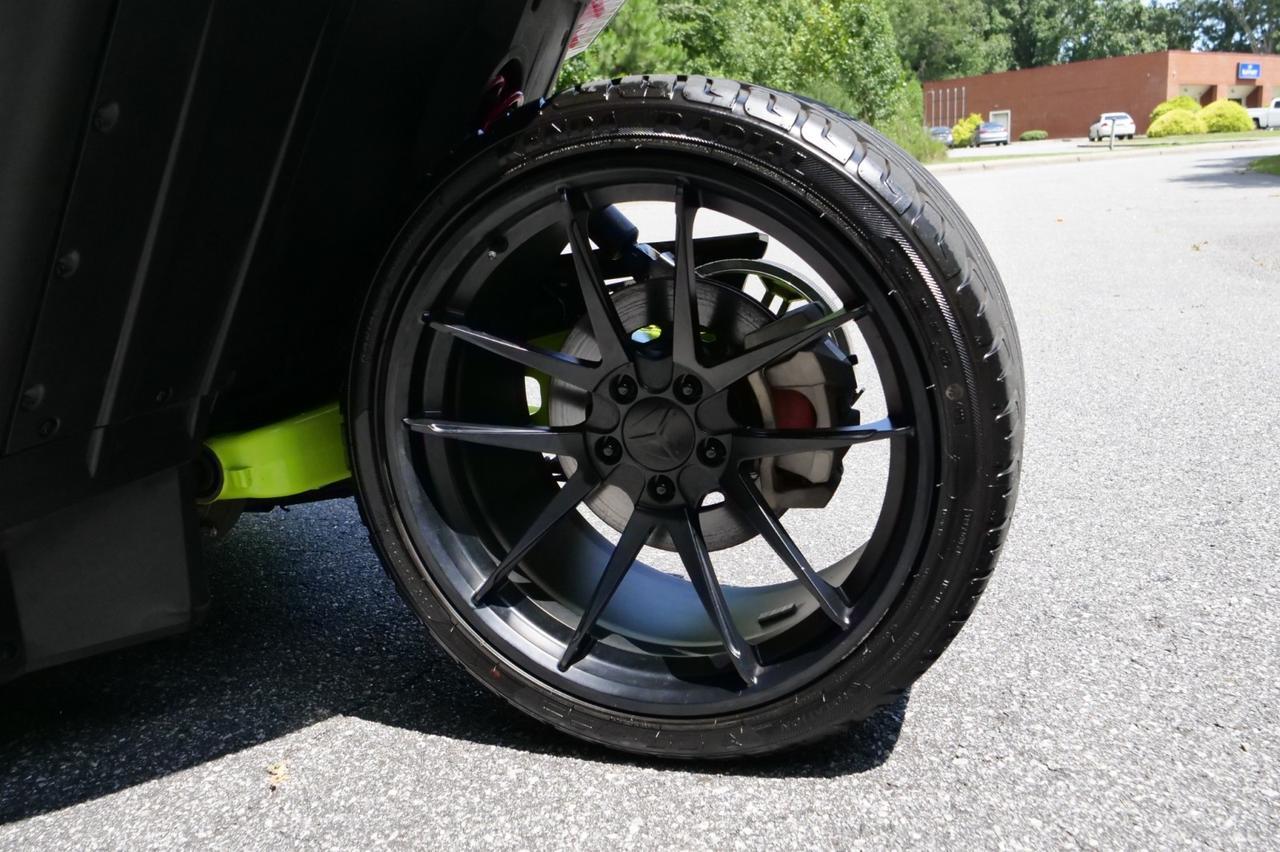 2021 Polaris Slingshot R Limited / Neon Fade / Tech PKG 3 / Stage 2 Audio! Lincolnton NC
