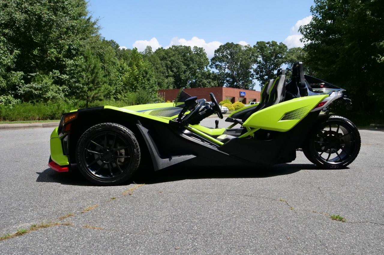 2021 Polaris Slingshot R Limited / Neon Fade / Tech PKG 3 / Stage 2 Audio! Lincolnton NC