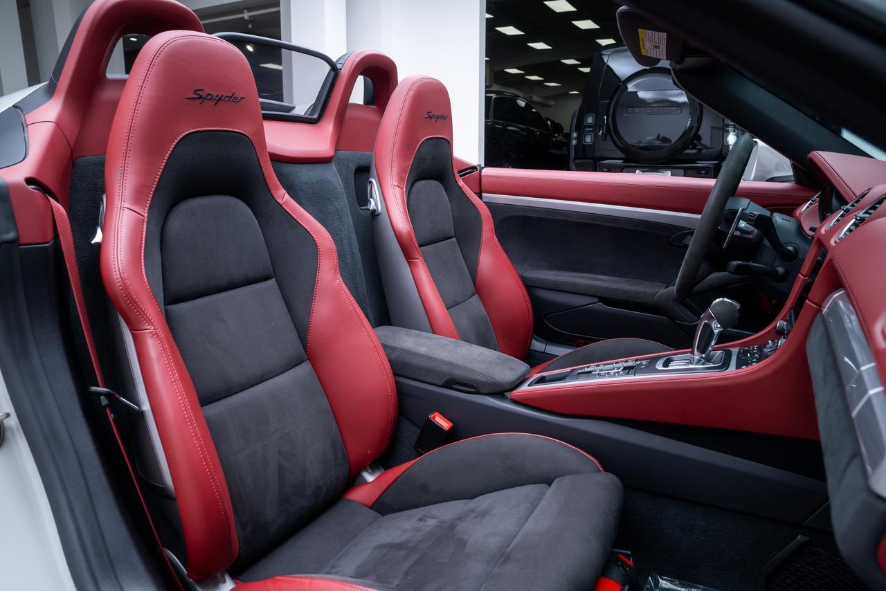 2021 Porsche 718 Spyder Roadster Spyder Classic Interior Package / PDK / B Portland OR