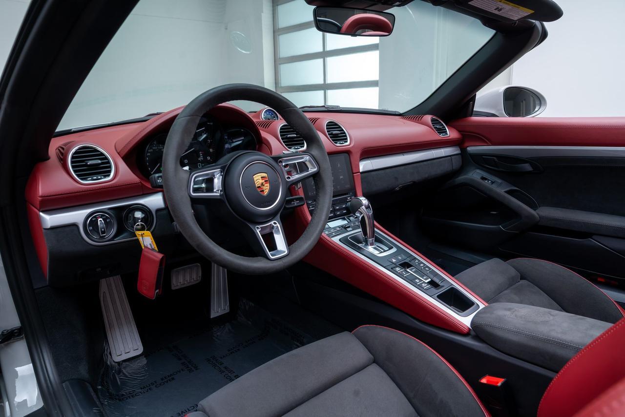 2021 Porsche 718 Spyder Roadster Spyder Classic Interior Package / PDK / B Portland OR