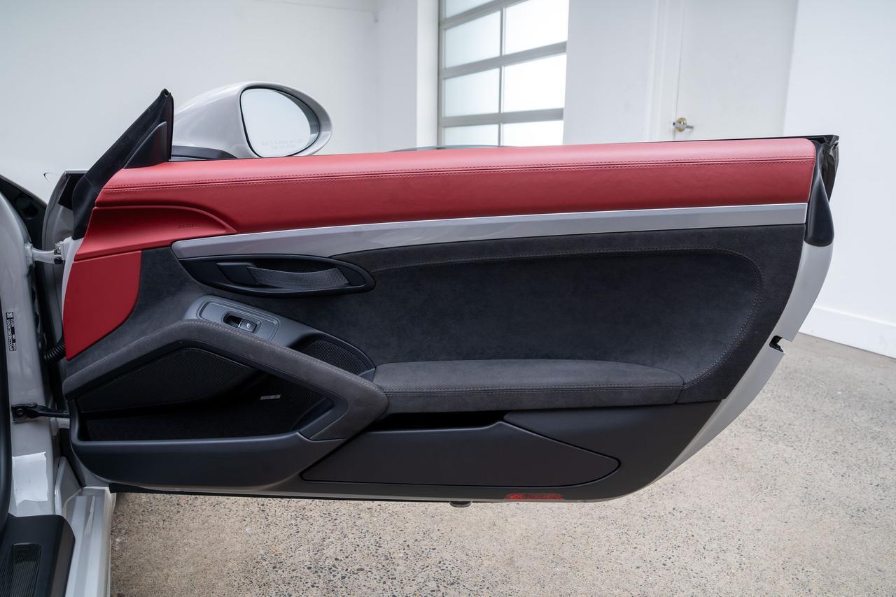 2021 Porsche 718 Spyder Roadster Spyder Classic Interior Package / PDK / B Portland OR