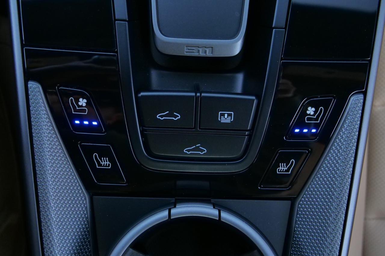 2021 Porsche 911 Carrera / Premium Package / Front Axle System! Lincolnton NC