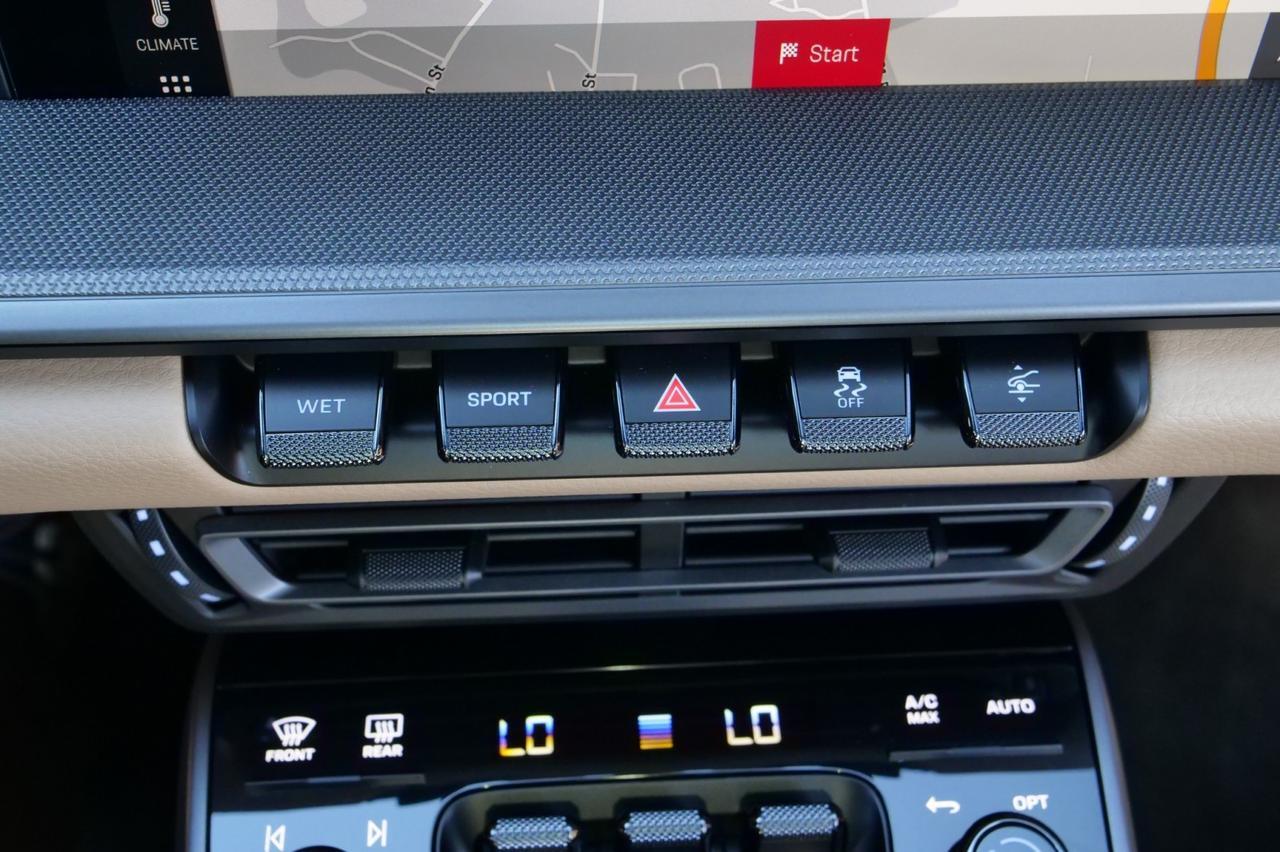 2021 Porsche 911 Carrera / Premium Package / Front Axle System! Lincolnton NC