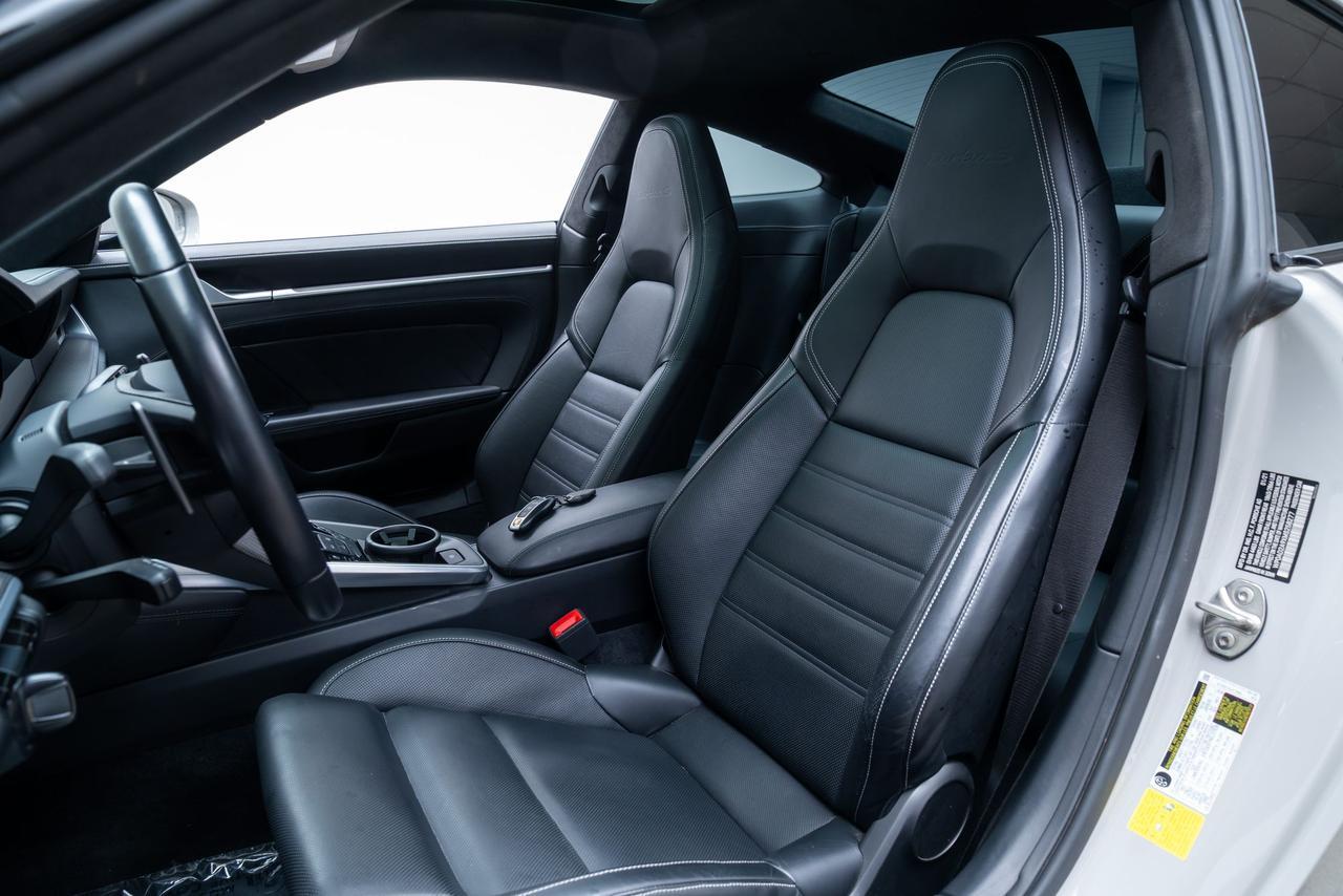 2021 Porsche 911 Turbo S ( 992.1 ) Front Axle Lift / Sport Exhaust / $30k i Portland OR