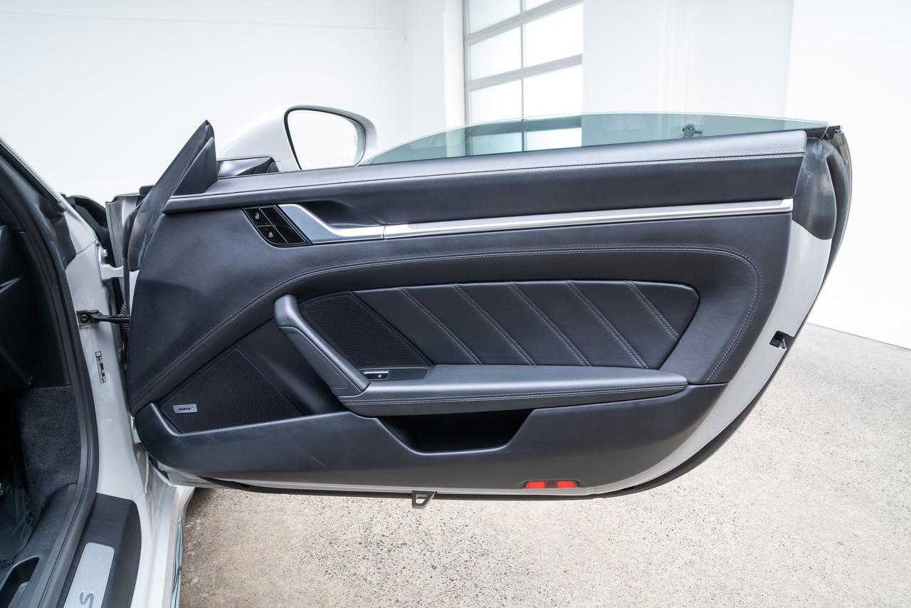 2021 Porsche 911 Turbo S ( 992.1 ) Front Axle Lift / Sport Exhaust / $30k i Portland OR