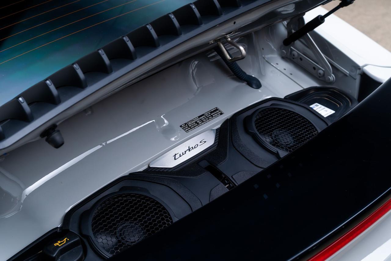 2021 Porsche 911 Turbo S ( 992.1 ) Front Axle Lift / Sport Exhaust / $30k i Portland OR