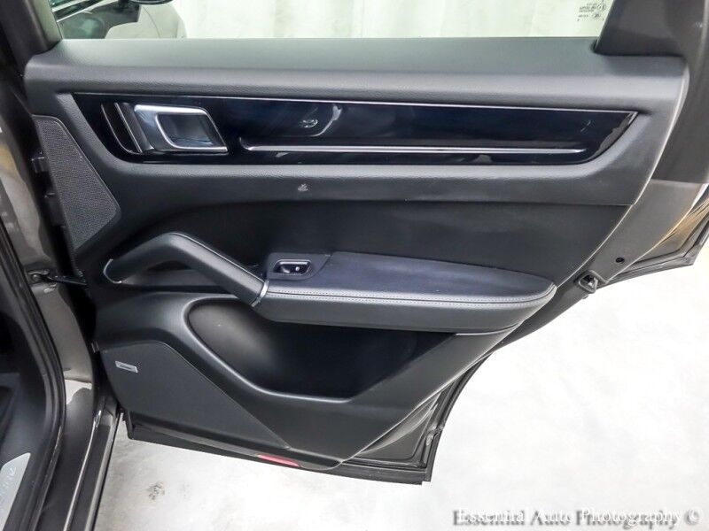 2021 Porsche Cayenne Willowbrook IL