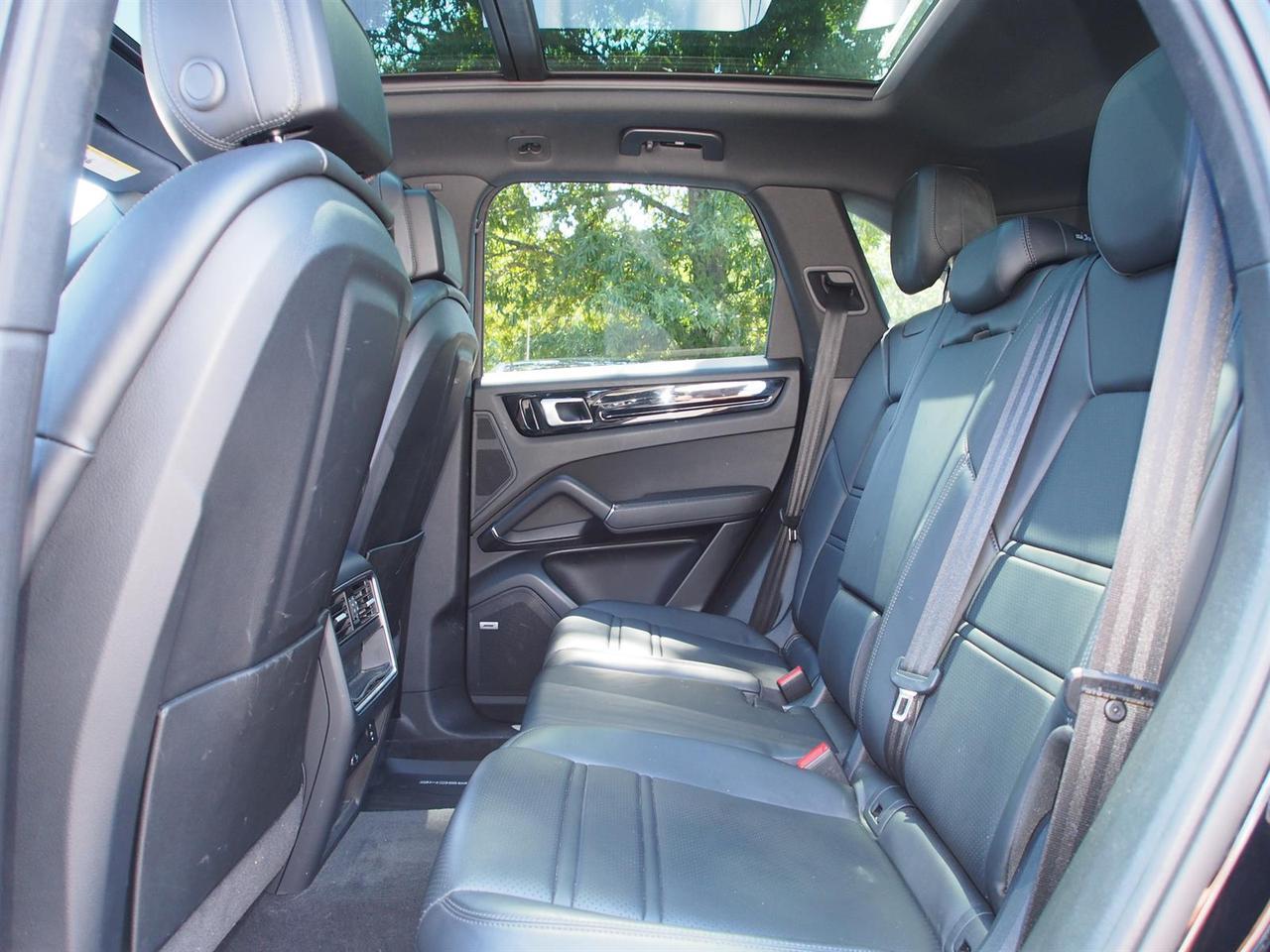 2021 Porsche Cayenne Base