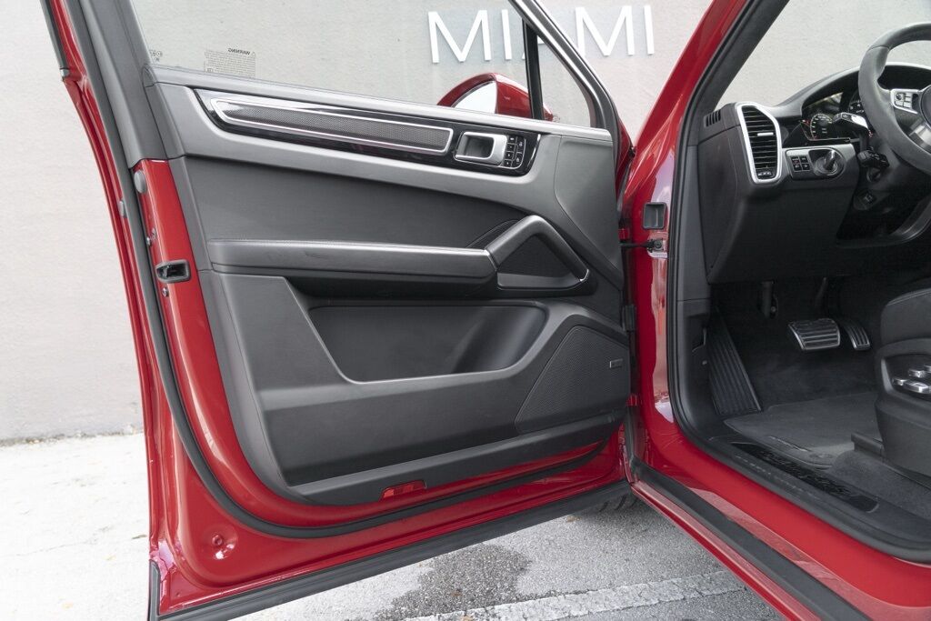 2021 Porsche Cayenne Coupe GTS Miami FL