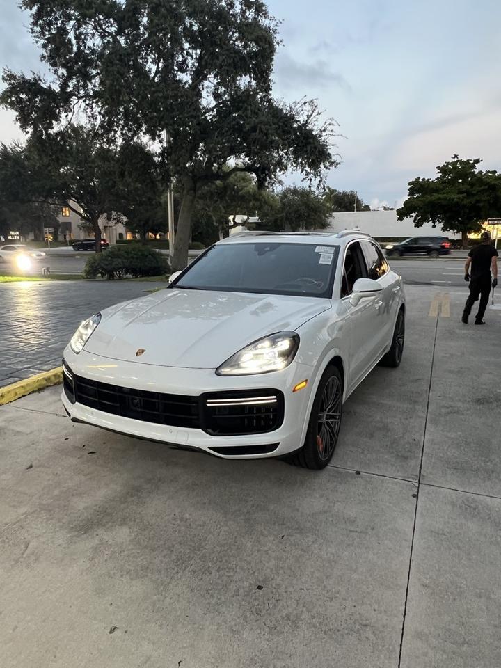 2021 Porsche Cayenne Turbo