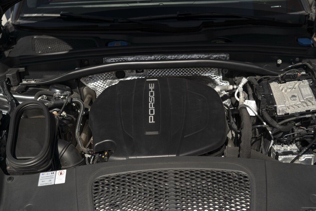 2021 Porsche Macan Miami FL