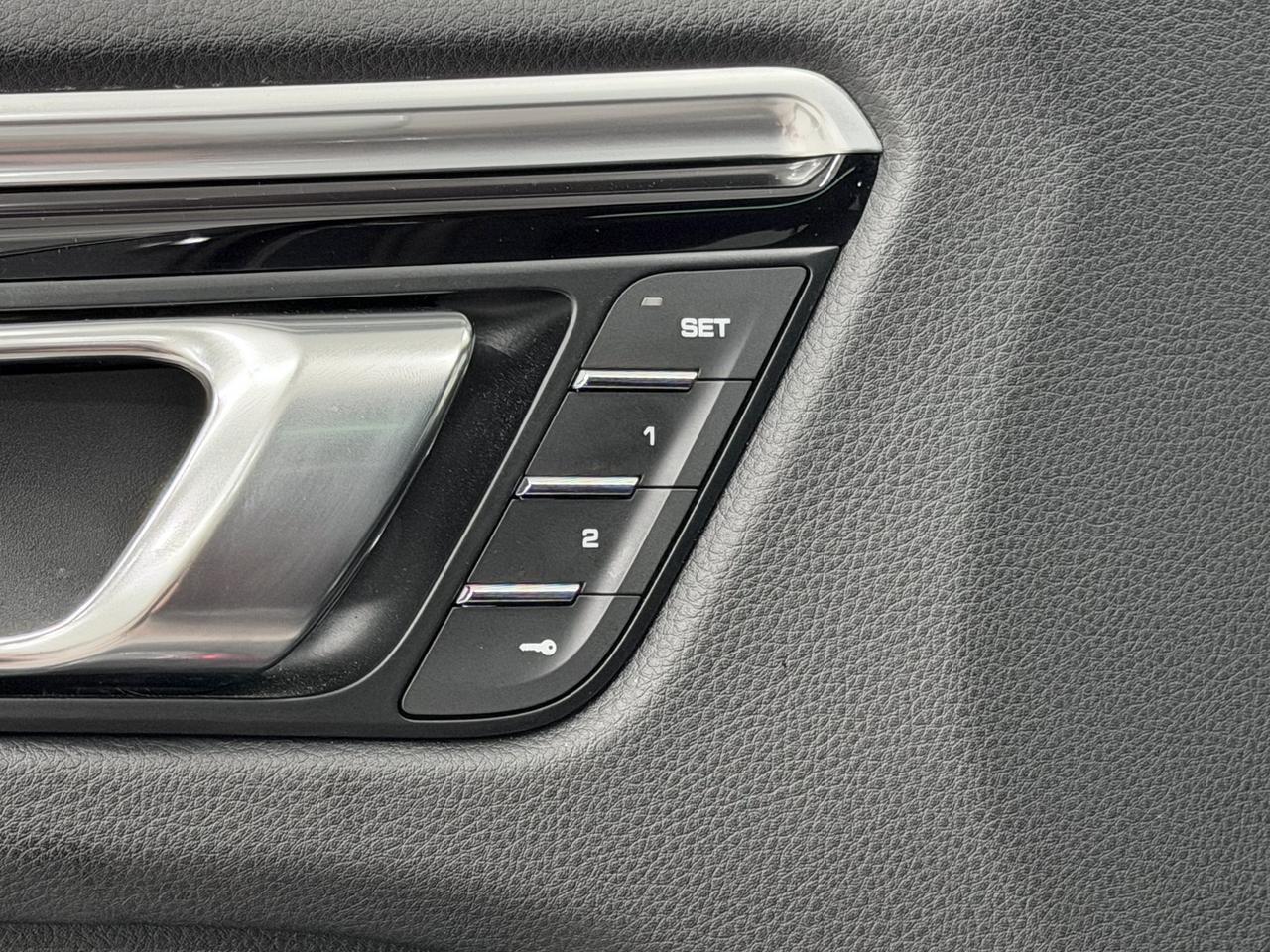 2021 Porsche Macan Newark DE