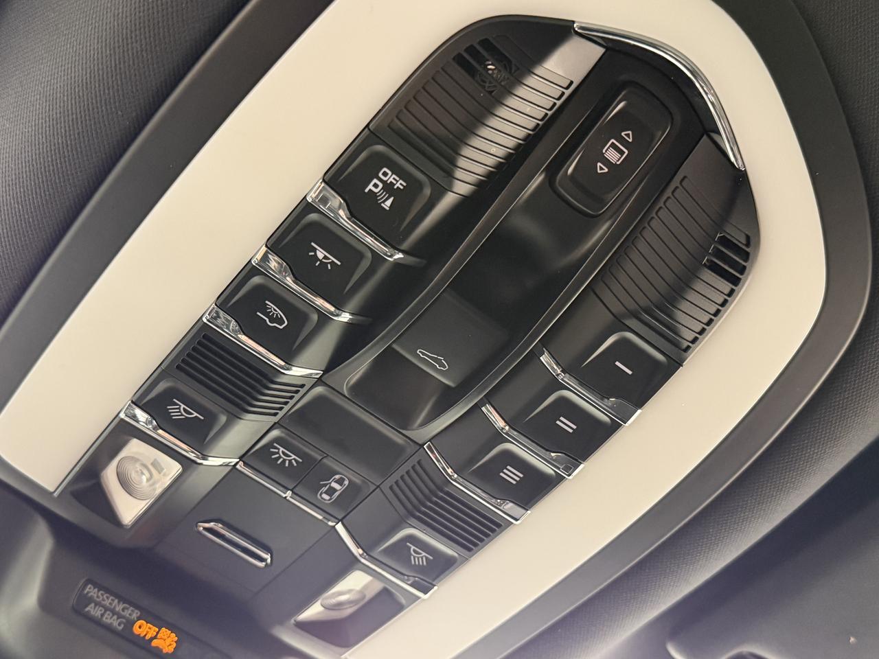 2021 Porsche Macan Newark DE