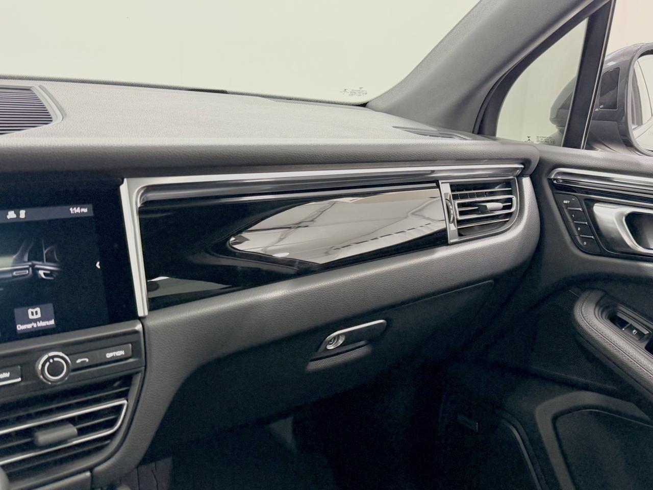 2021 Porsche Macan Newark DE