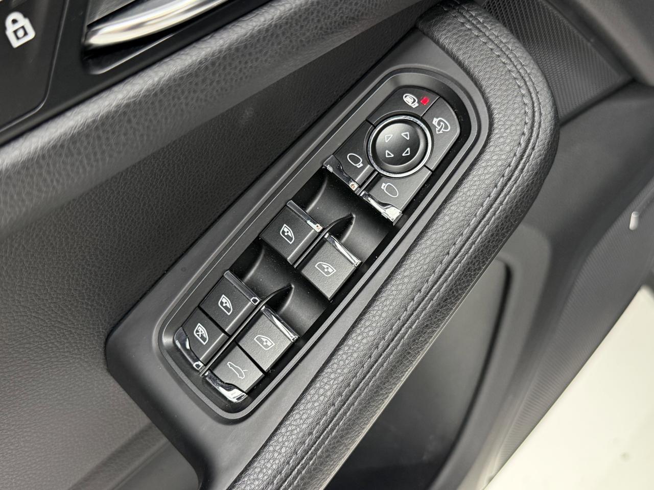 2021 Porsche Macan Newark DE