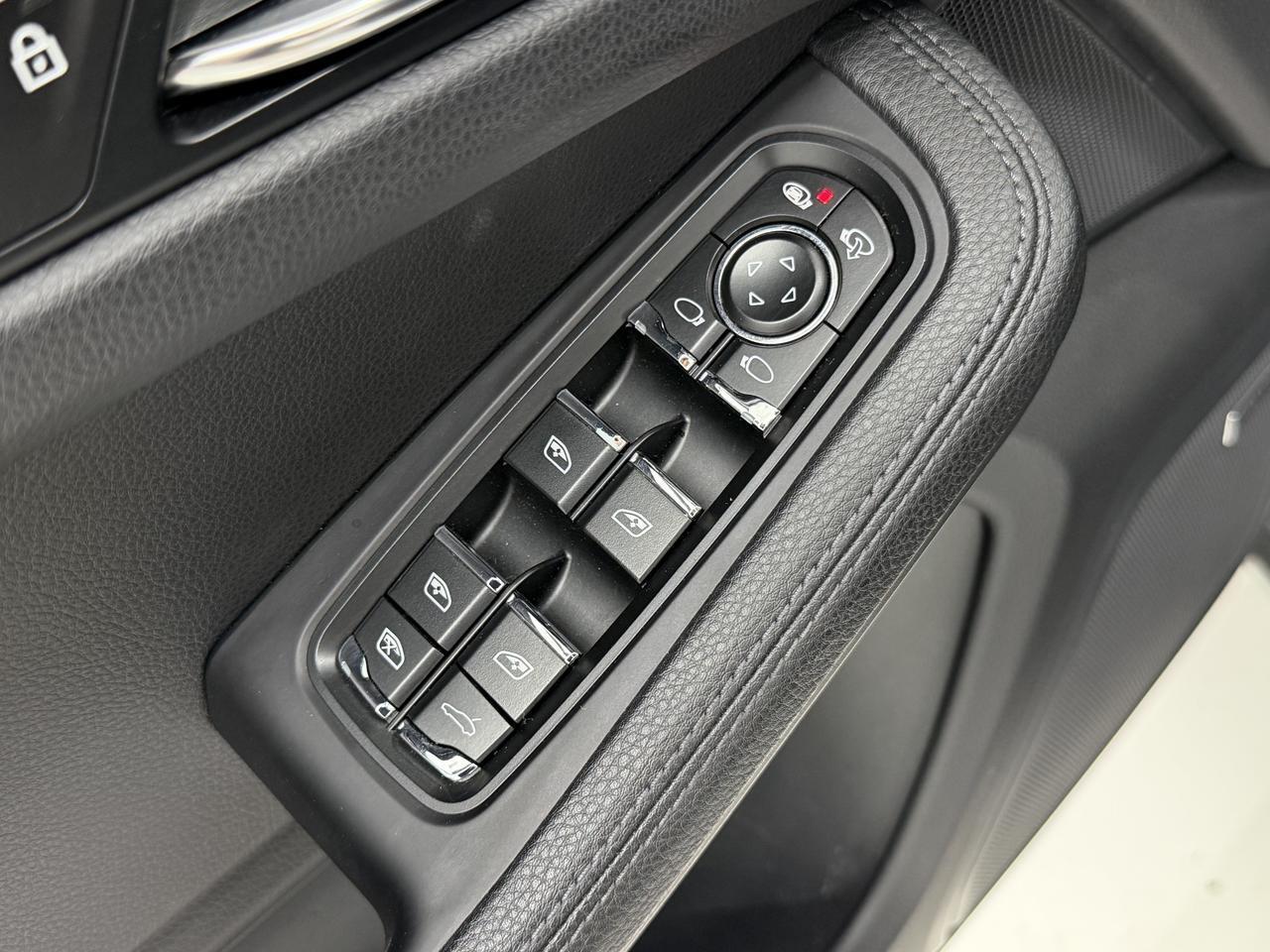 2021 Porsche Macan Newark DE