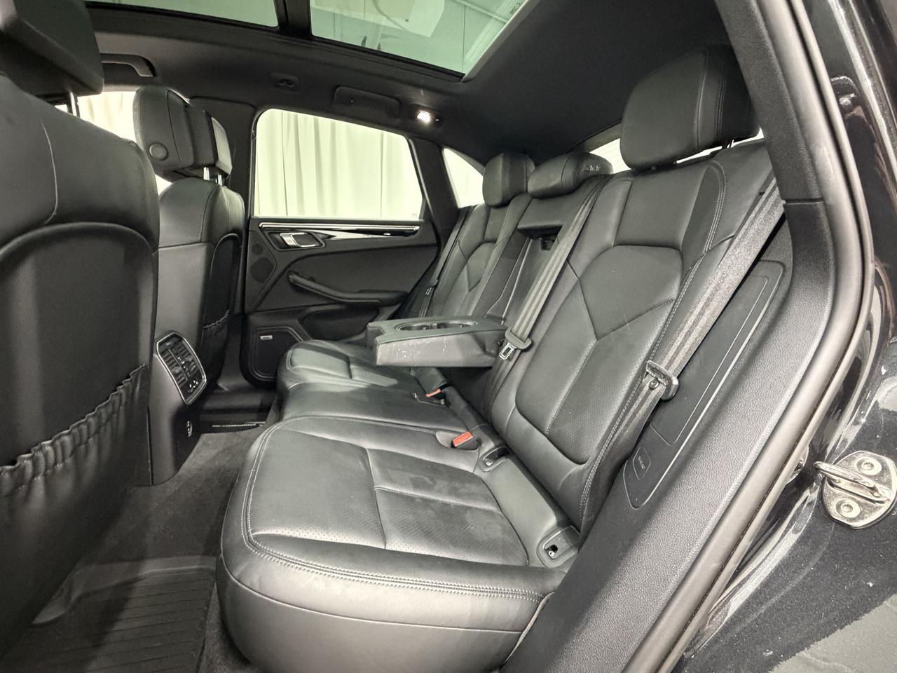 2021 Porsche Macan Newark DE