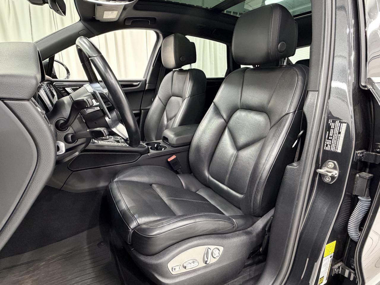 2021 Porsche Macan Newark DE