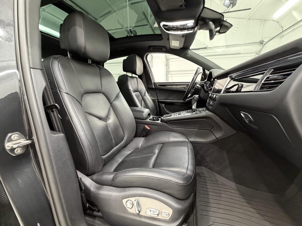 2021 Porsche Macan Newark DE