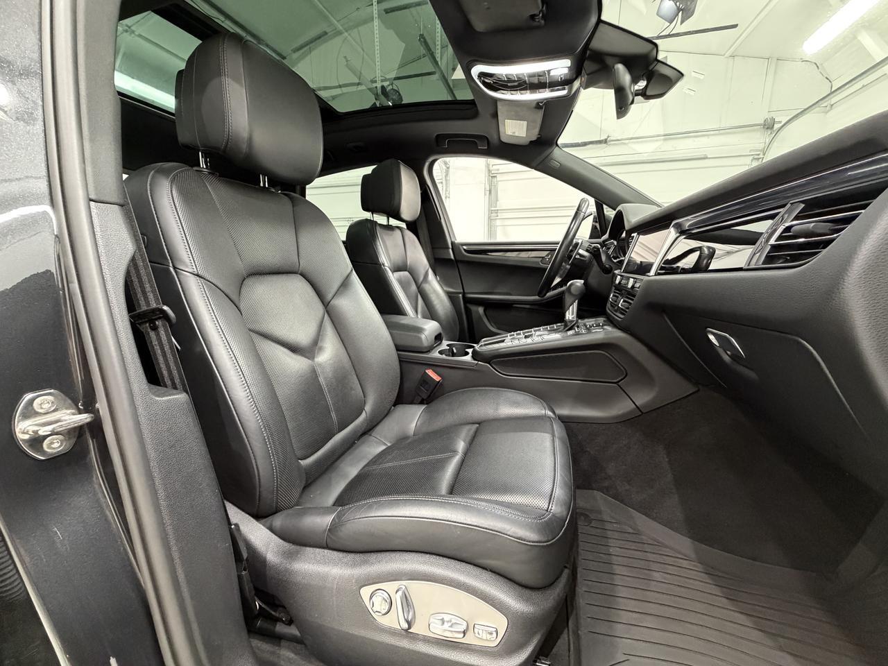 2021 Porsche Macan Newark DE