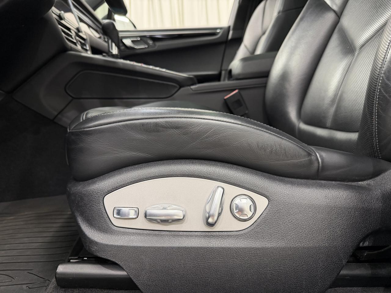 2021 Porsche Macan Newark DE