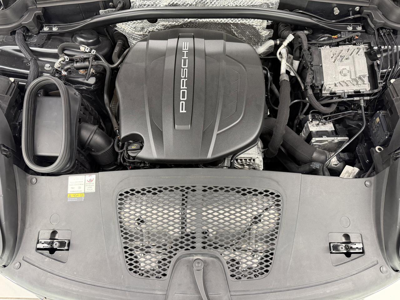 2021 Porsche Macan Newark DE