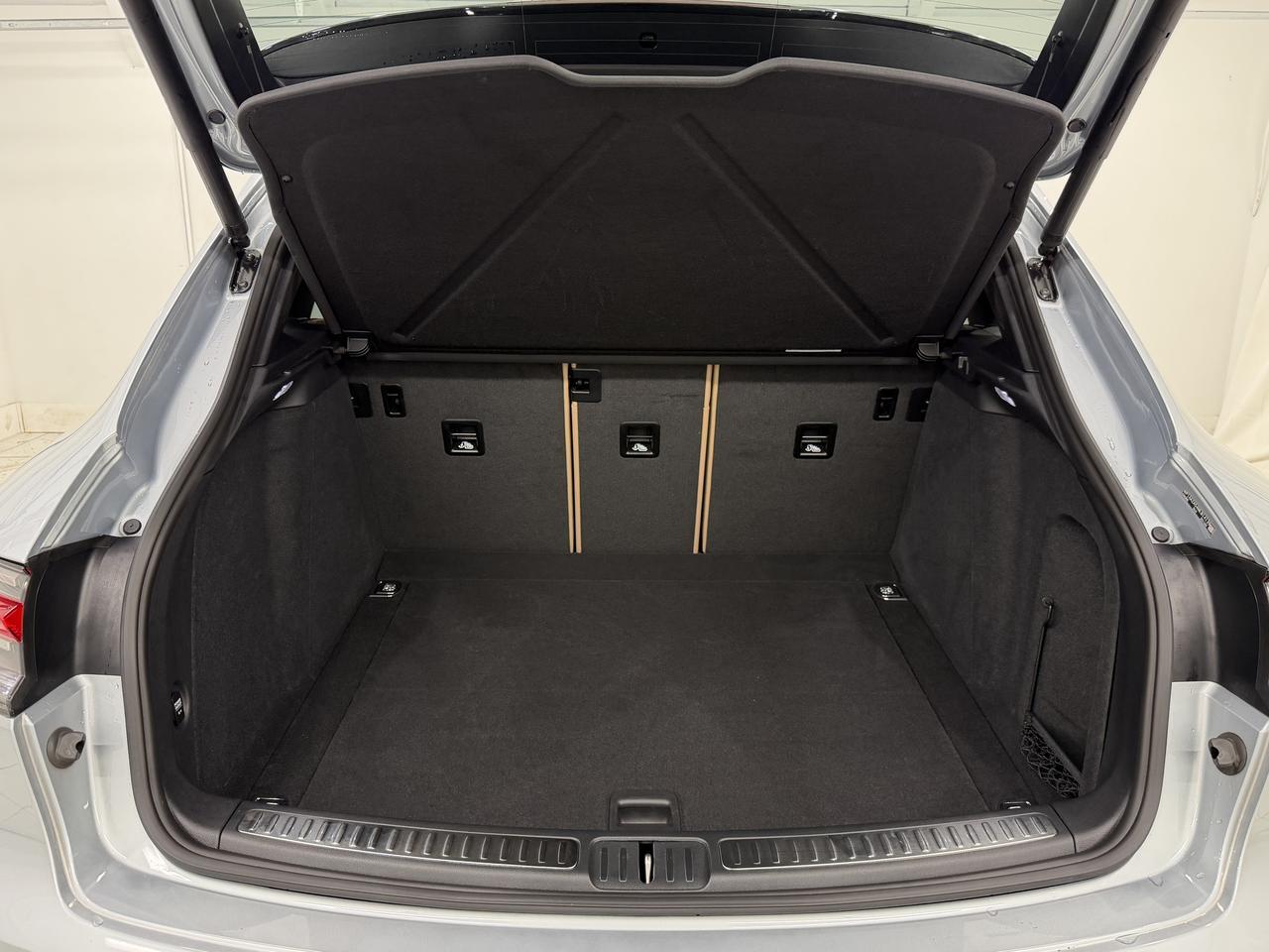 2021 Porsche Macan Newark DE