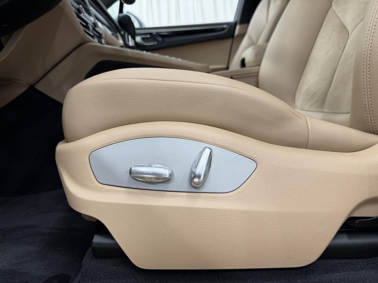 2021 Porsche Macan Newark DE