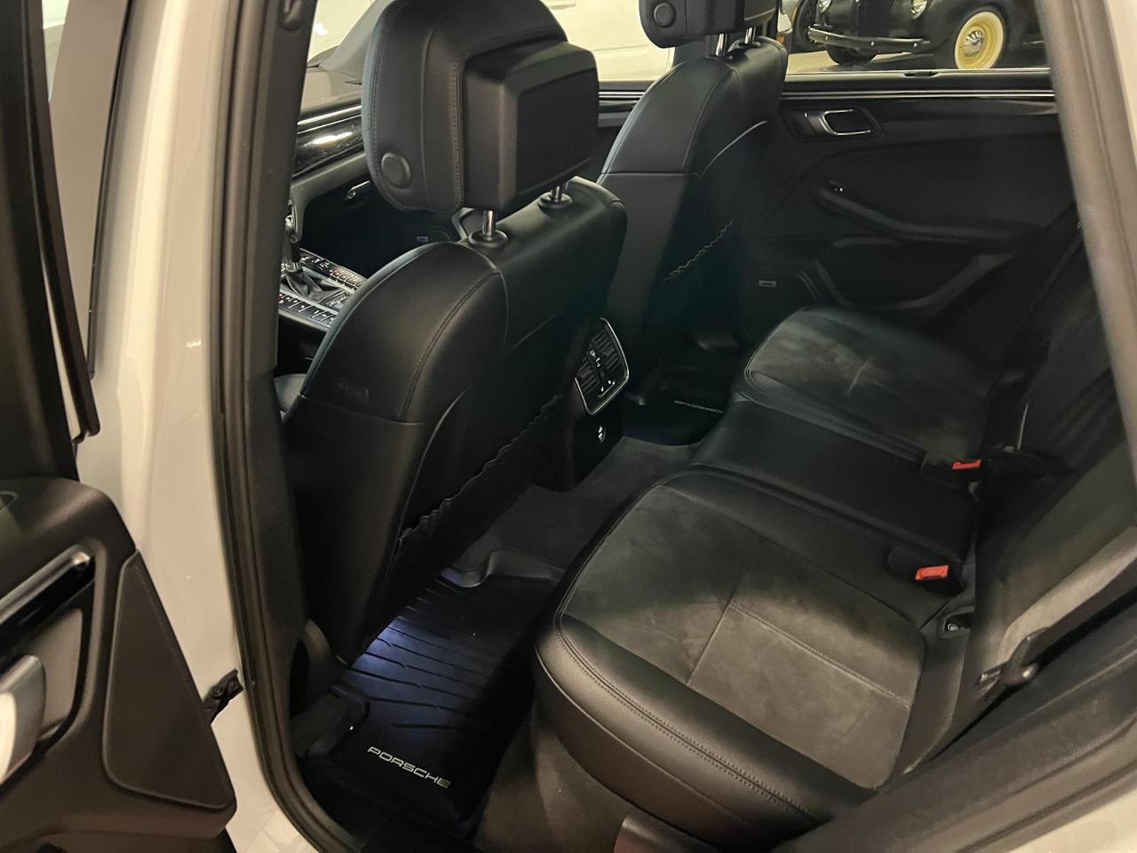 2021 Porsche Macan Parker CO