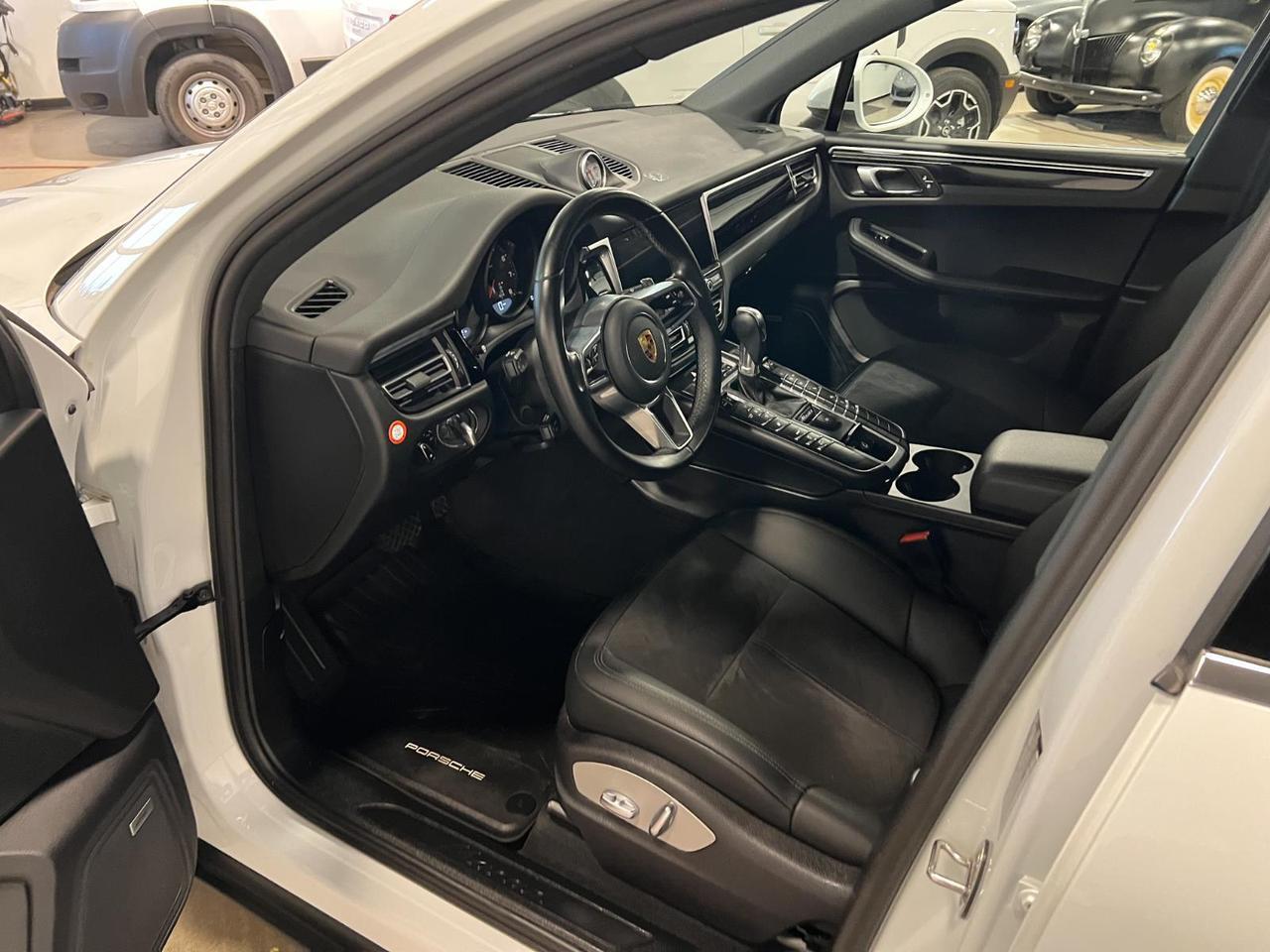 2021 Porsche Macan Parker CO