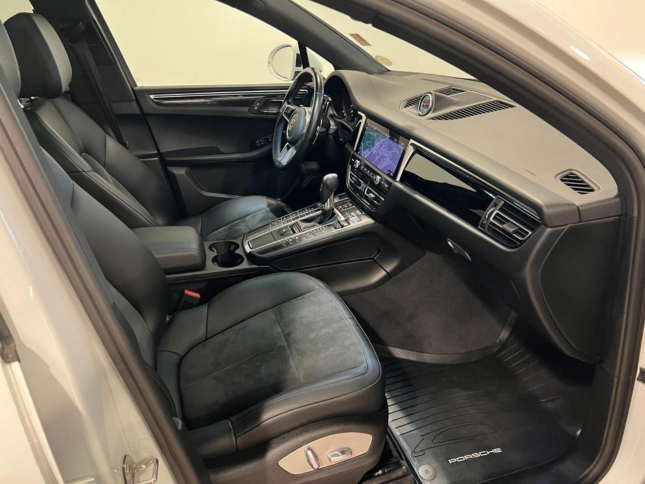 2021 Porsche Macan Parker CO