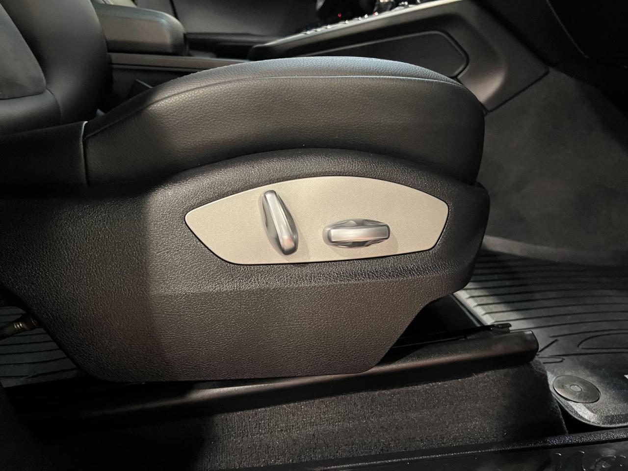 2021 Porsche Macan Parker CO