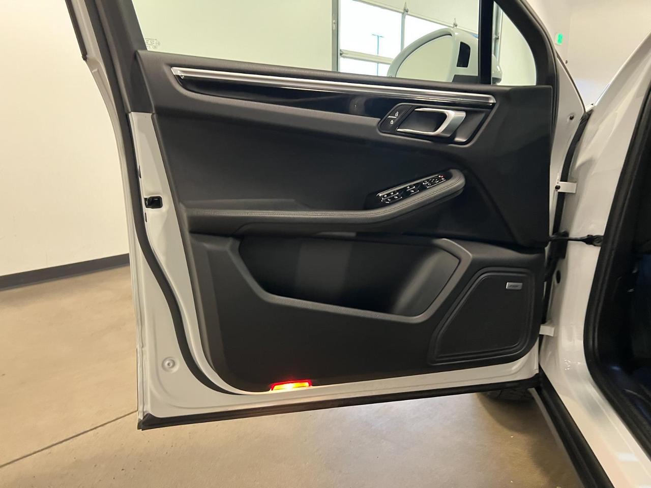 2021 Porsche Macan Parker CO