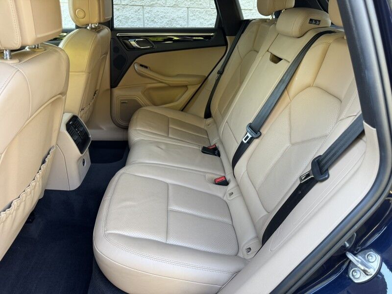 2021 Porsche Macan Willow Grove PA