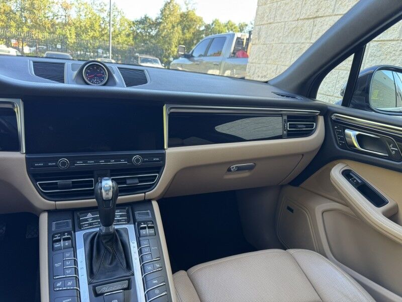 2021 Porsche Macan Willow Grove PA