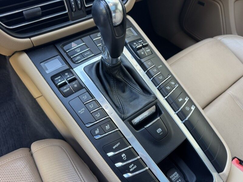 2021 Porsche Macan Willow Grove PA