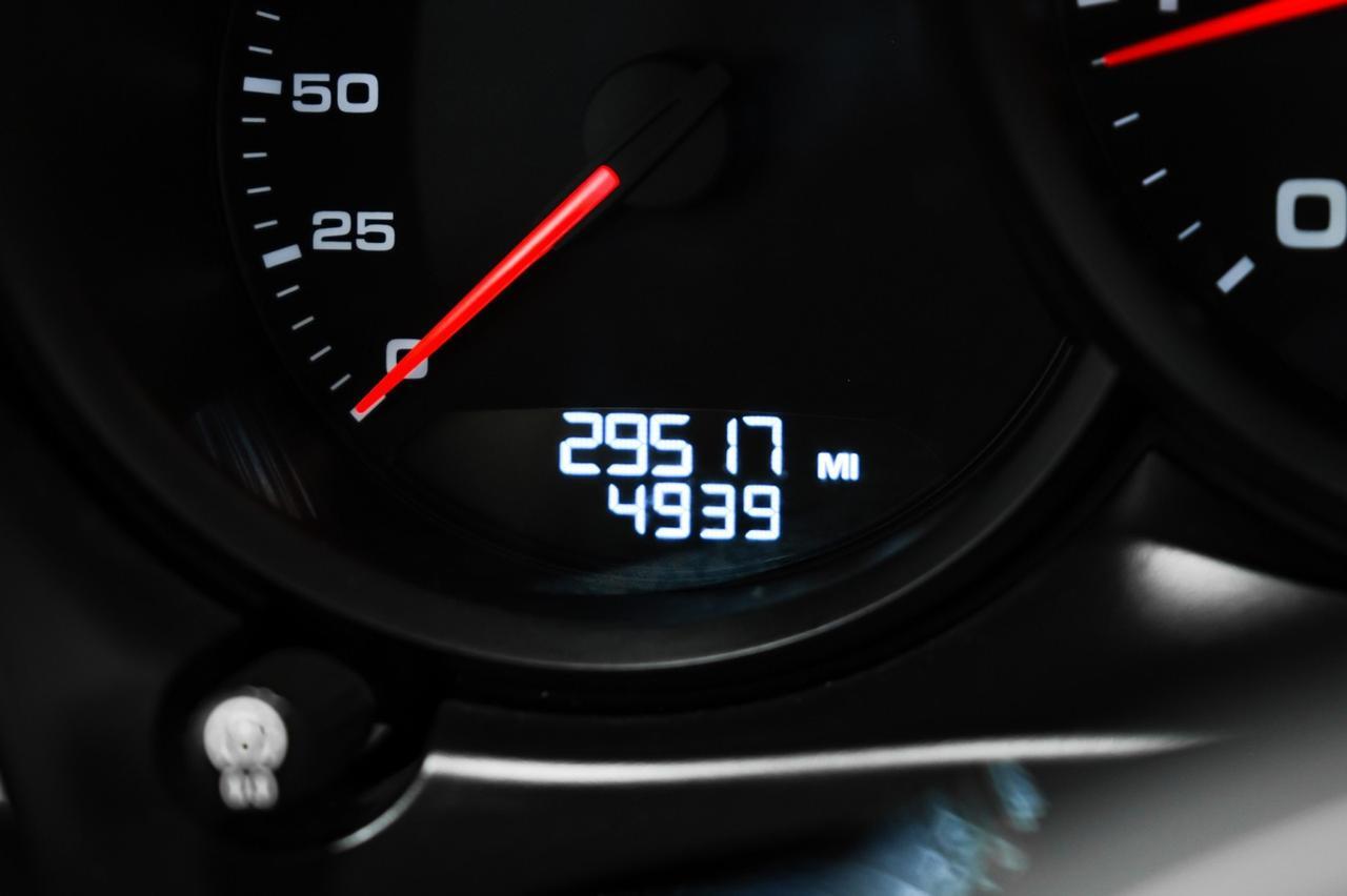 2021 Porsche Macan AWD NAVIGATION PANORAMA LEATHER SEATS REAR CAMERA BLUETOOTH PADD Carrollton TX