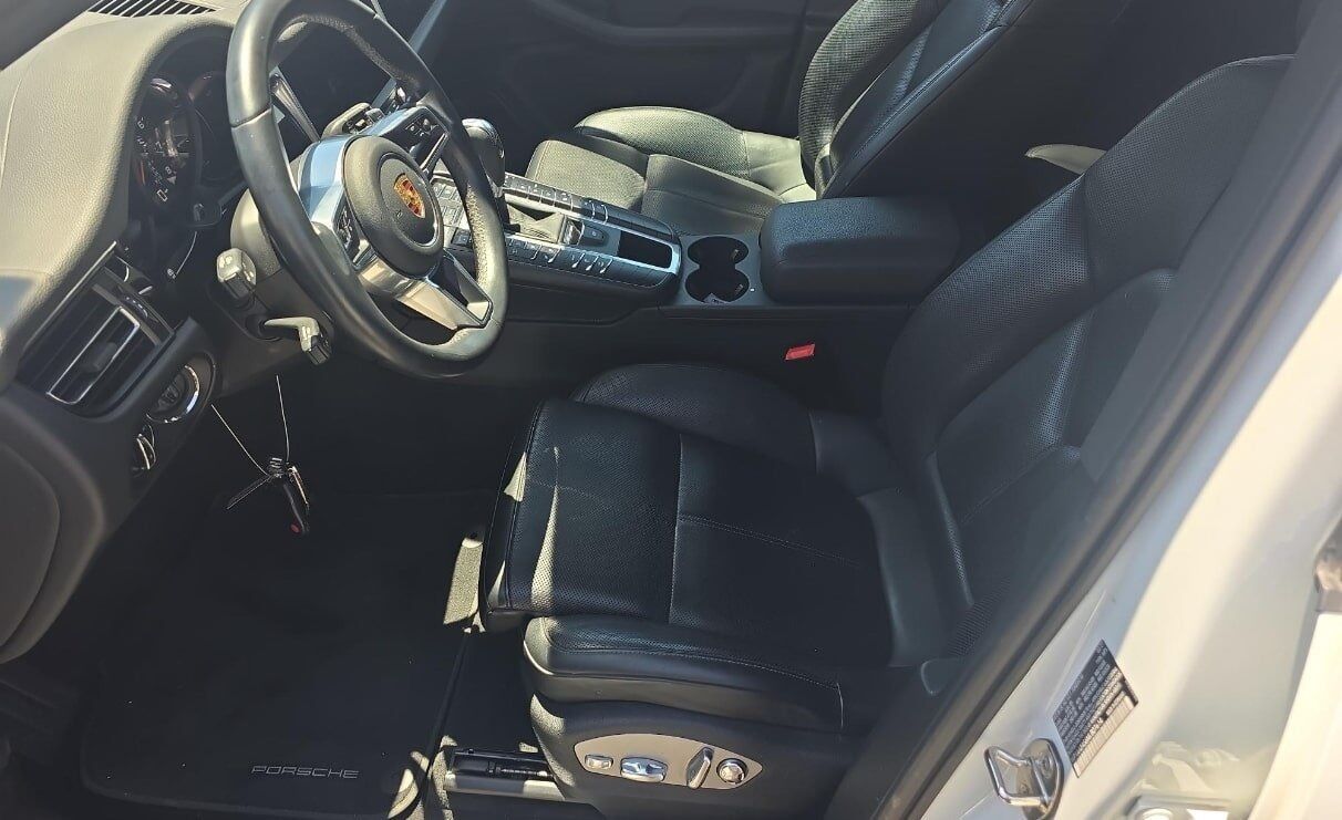 2021 Porsche Macan Base Bose Surround Prem Pkg + Pano Roof Portland OR
