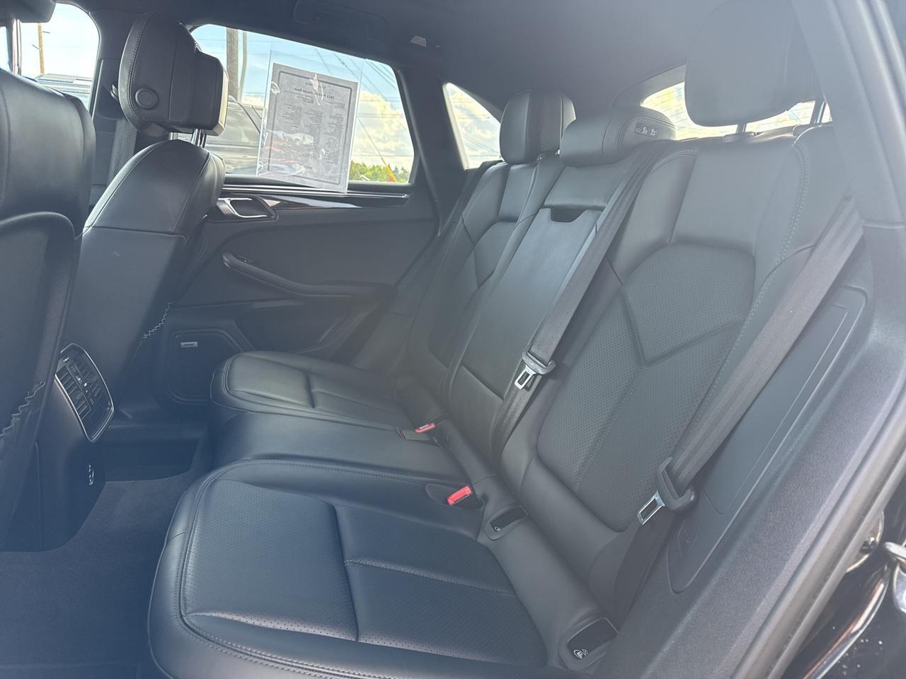 2021 Porsche Macan Base Bend OR