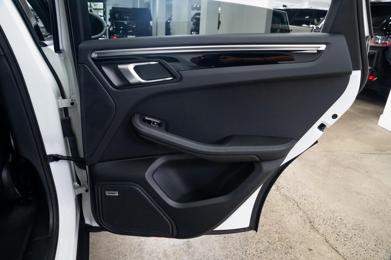 2021 Porsche Macan Base Vented Seats Premium Package BOSE Audio Portland OR