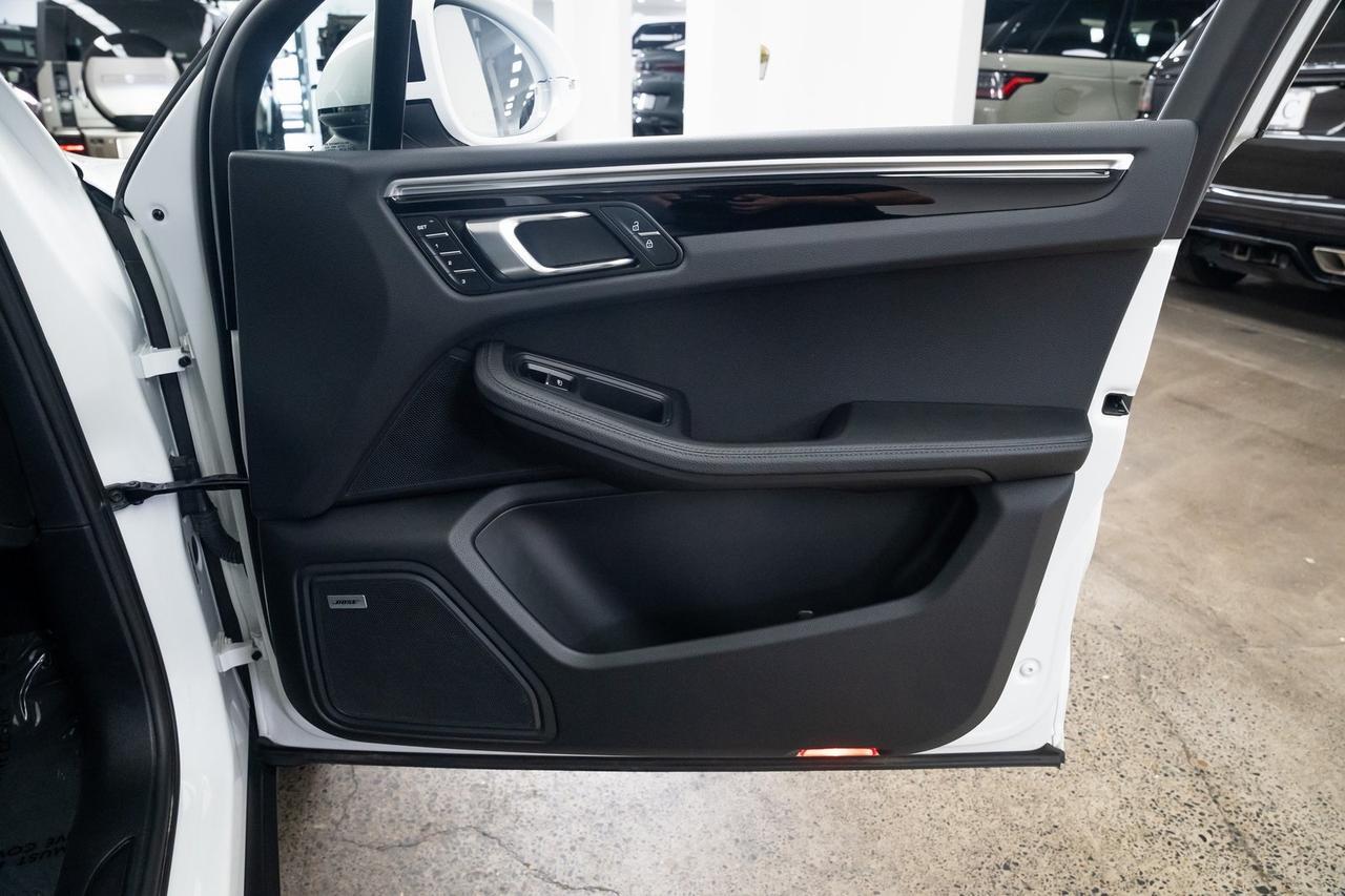 2021 Porsche Macan Base Vented Seats Premium Package BOSE Audio Portland OR